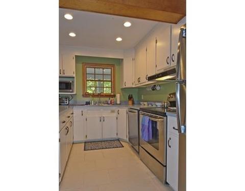 16 Alpine Dr, Amherst, MA 01002 photo 6