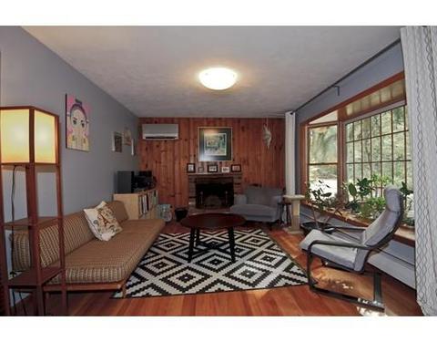 16 Alpine Dr, Amherst, MA 01002 photo 3