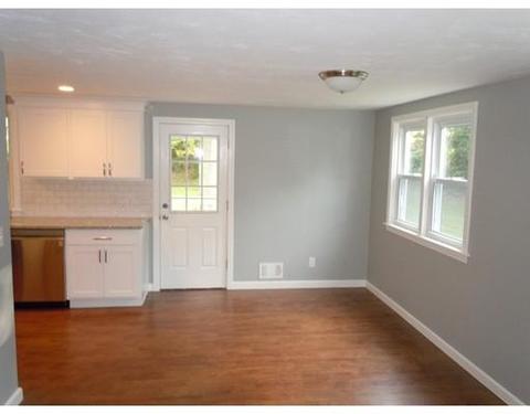 4 Oak Tree Ln, Webster, MA 01570 photo 9
