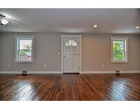 8 Youngs Rd, Gloucester, MA 01930 photo 2