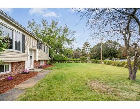 6 Lee Cir, Hudson, MA 01749 photo 2