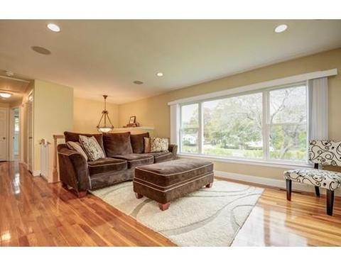 6 Lee Cir, Hudson, MA 01749 photo 3