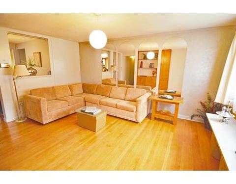 130 Packard Ave, Springfield, MA 01118 photo 3