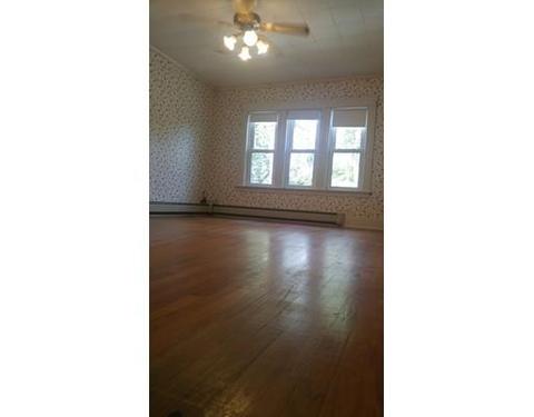 18 Dutton St, Worcester, MA 01610 photo 4