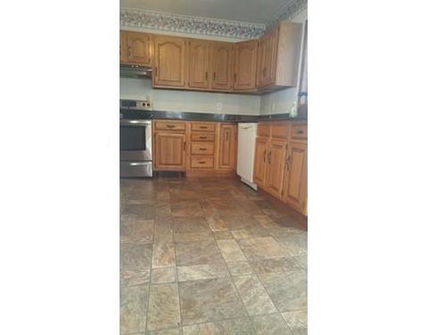 18 Dutton St, Worcester, MA 01610 photo 9