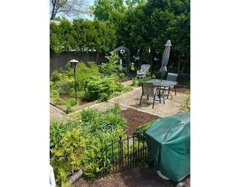 27 Lancaster St, Springfield, MA 01118 photo 2