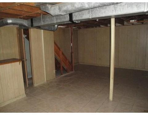 726 Bradley Rd, Springfield, MA 01109 photo 9
