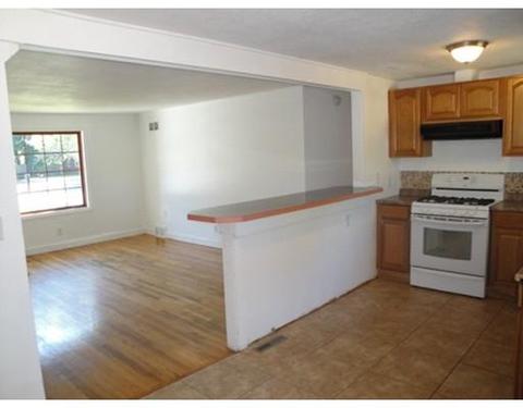 726 Bradley Rd, Springfield, MA 01109 photo 4