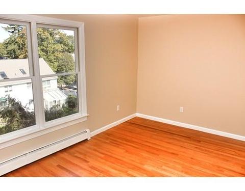 16 Peacedale Ave, Worcester, MA 01607 photo 9