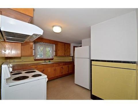 91 Holden St, Worcester, MA 01606 photo 2