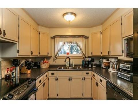 57 Martha St, Chicopee, MA 01020 photo 4