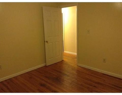 75 Balis St, Springfield, MA 01109 photo 8