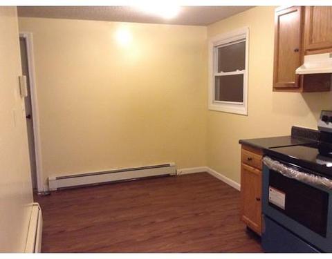 75 Balis St, Springfield, MA 01109 photo 2