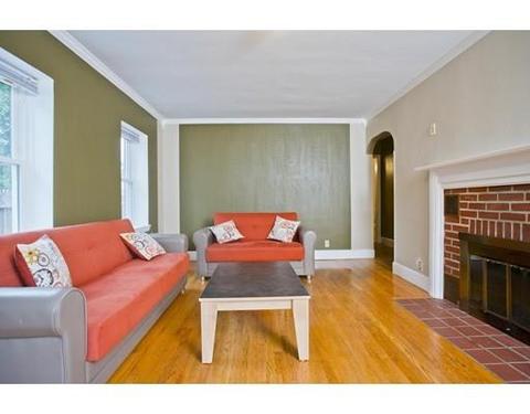 76 Strong St, Springfield, MA 01104 photo 8