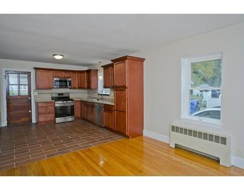 76 Strong St, Springfield, MA 01104 photo 5