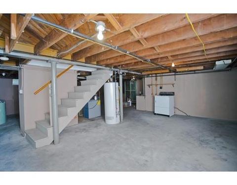 76 Strong St, Springfield, MA 01104 photo 13