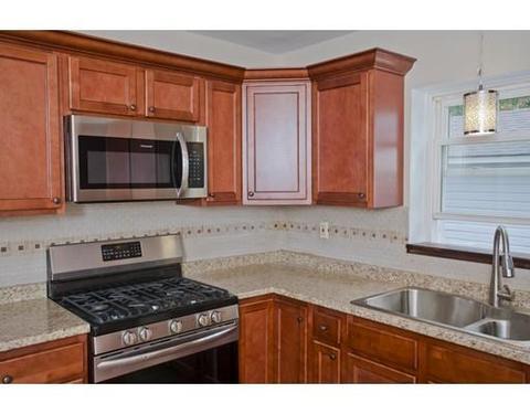 76 Strong St, Springfield, MA 01104 photo 3