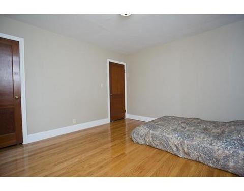 76 Strong St, Springfield, MA 01104 photo 12