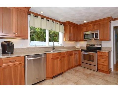 96 North St, Danvers, MA 01923 photo 10