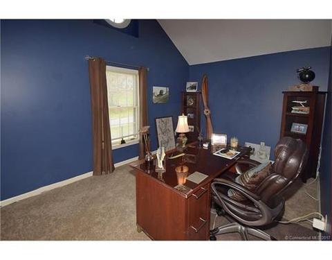 32 Eaglebrook Dr, Somers, CT 06071 photo 23