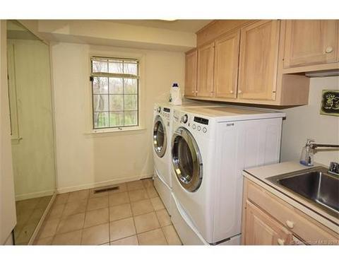 32 Eaglebrook Dr, Somers, CT 06071 photo 18