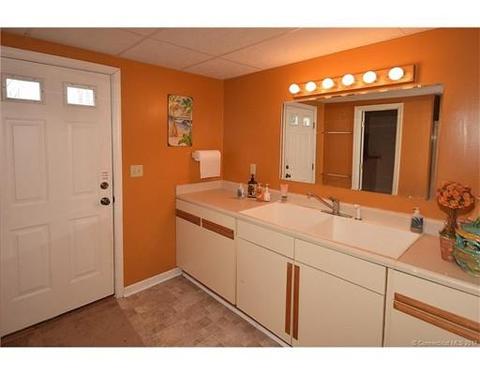 32 Eaglebrook Dr, Somers, CT 06071 photo 29