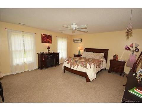 32 Eaglebrook Dr, Somers, CT 06071 photo 24