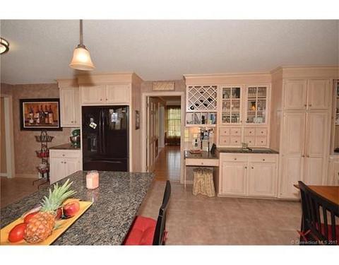 32 Eaglebrook Dr, Somers, CT 06071 photo 10