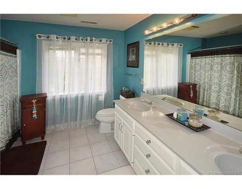 32 Eaglebrook Dr, Somers, CT 06071 photo 25