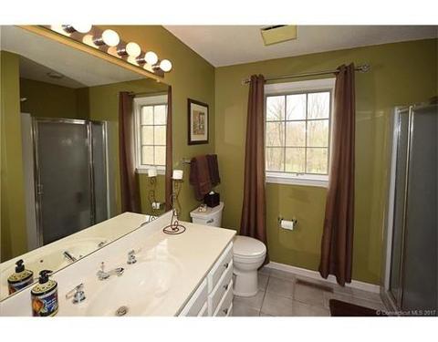 32 Eaglebrook Dr, Somers, CT 06071 photo 17