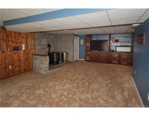 32 Eaglebrook Dr, Somers, CT 06071 photo 26
