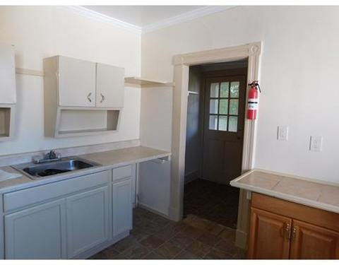 32 Continental St, Springfield, MA 01108 photo 7
