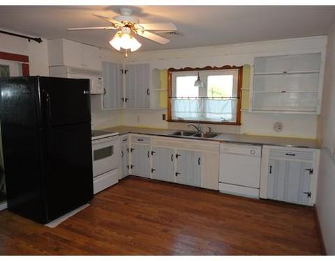 10 Dalessandro Ave, Dudley, MA 01571 photo 2
