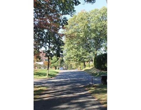 25 Redstone Dr, Springfield, MA 01118 photo 24