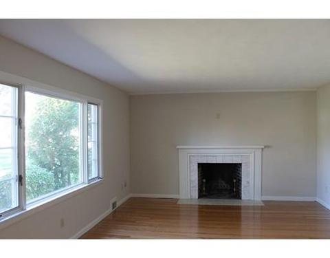 25 Redstone Dr, Springfield, MA 01118 photo 7