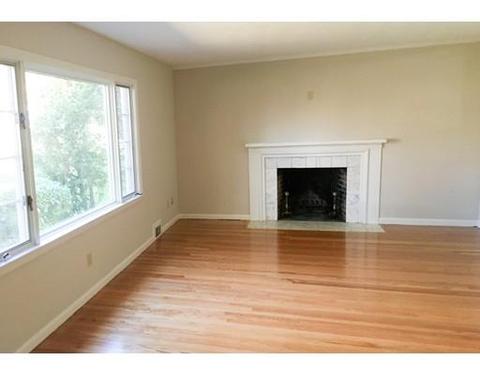 25 Redstone Dr, Springfield, MA 01118 photo 11