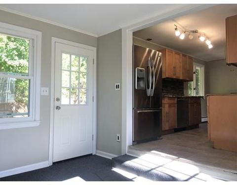 377 Stapleton Rd, Springfield, MA 01109 photo 7