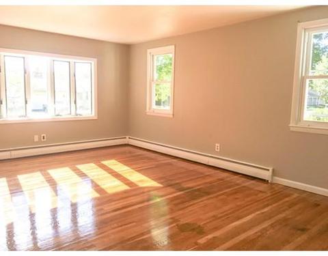 377 Stapleton Rd, Springfield, MA 01109 photo 9