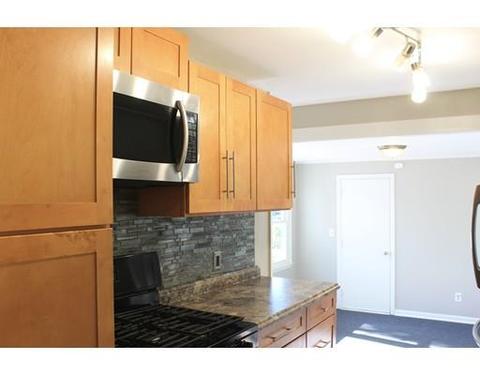 377 Stapleton Rd, Springfield, MA 01109 photo 3