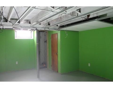 377 Stapleton Rd, Springfield, MA 01109 photo 12