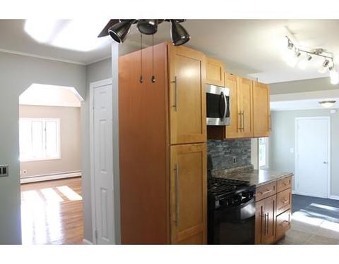 377 Stapleton Rd, Springfield, MA 01109 photo 5