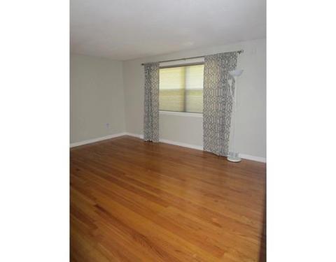 120 Entrybrook Dr, Springfield, MA 01108 photo 9