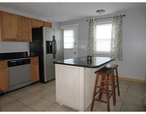 120 Entrybrook Dr, Springfield, MA 01108 photo 4