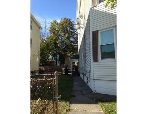 16 Vale St, Worcester, MA 01604 photo 2