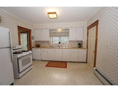 879 Pearce St, Fall River, MA 02720 photo 10