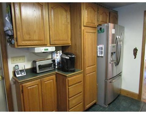 545 Valentine St, Fall River, MA 02720 photo 4