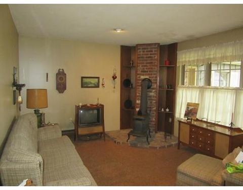 23 Laclede Ave, Chicopee, MA 01020 photo 3