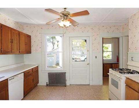 44 Herman St, Springfield, MA 01108 photo 10