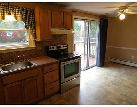 16 Droy Cir, Easthampton, MA 01027 photo 4