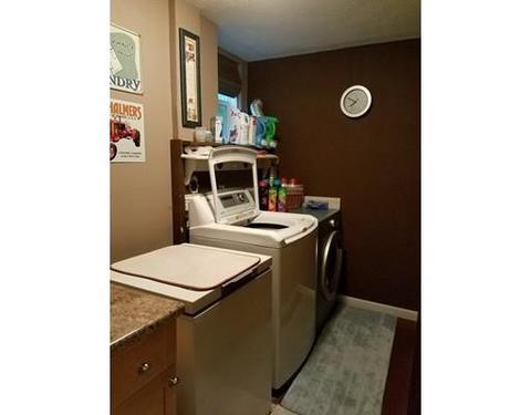 93 Agnes St, Springfield, MA 01118 photo 14